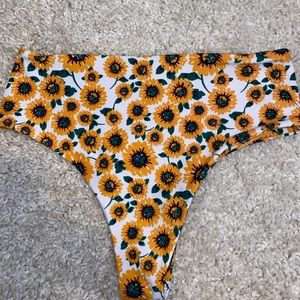 bikini bottoms size medium